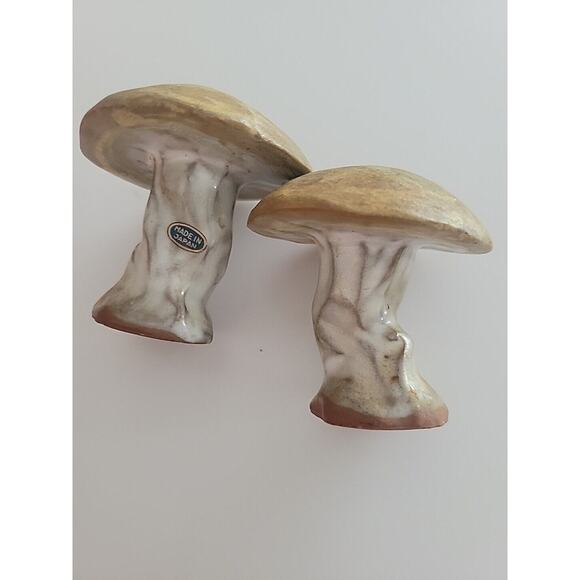 Vintage UCTCI Japan Redware Mushroom Salt & Pepper Shakers 2.5” Kitsch Groovy - Picture 7 of 16